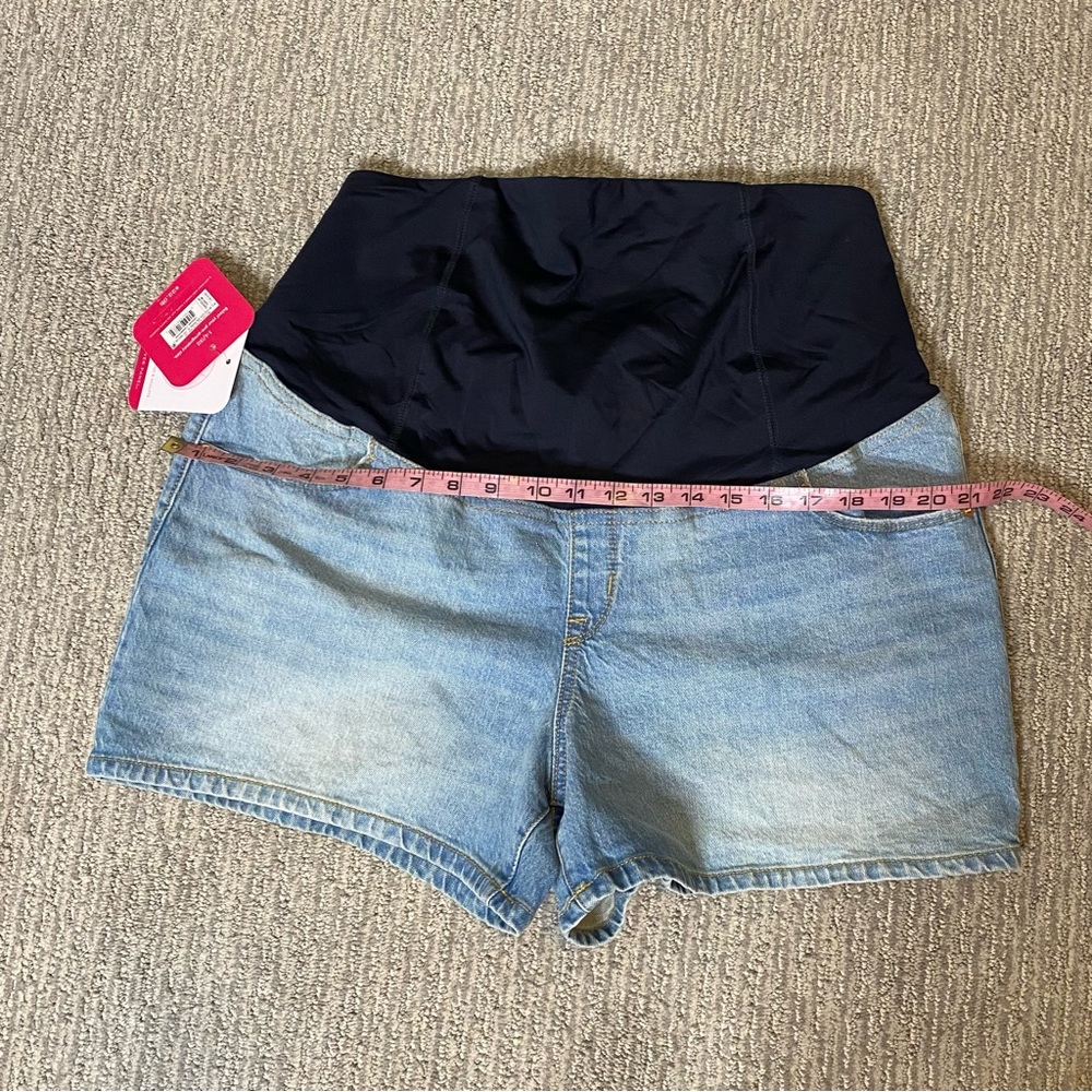 Isabel Maternity‎ Crossover Panel Lightwash Denim Short (size 10, 12, and 14) - Picture 4 of 8